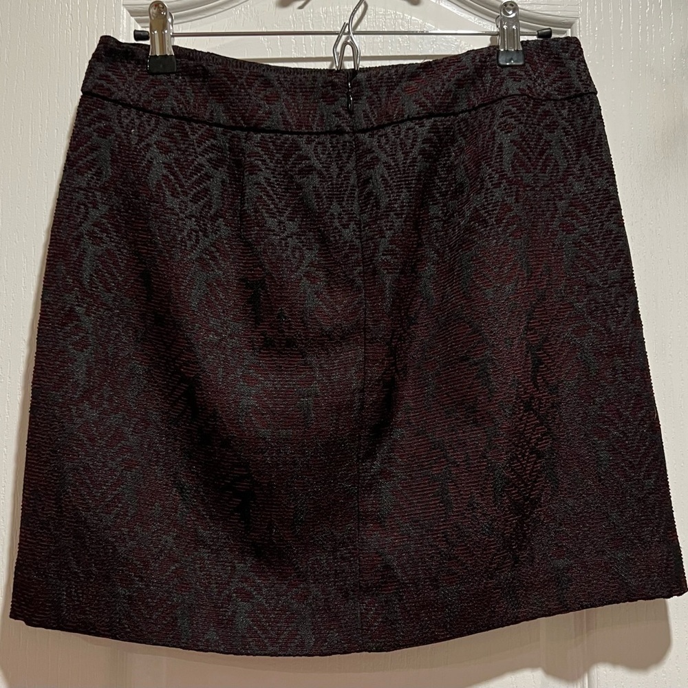 Loft Maroon and black skirt size 6P.